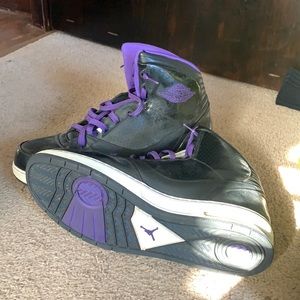 Men’s basketball shoes